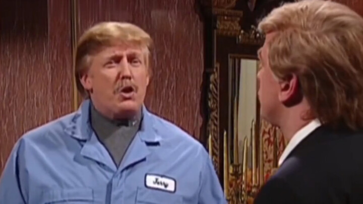 Rekaman asli penampilan Donald Trump dalam sebuah sketsa pada tahun 2004, berperan sebagai seorang p