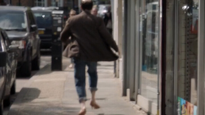 Bro, I suspect you often sneak into your wife’s high heels.