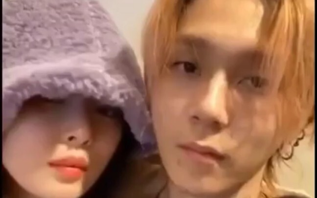 HyunA, the kissing maniac, kisses Xiao Zhong repeatedly! It’s so sweet. Both of them are very shy an