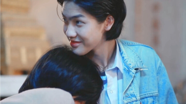 Xấu thì cũng không đến nỗi tệ, lại còn hơi bị cuốn nữa. Cứ mỗi giây là cười muốn vào cấp cứu luôn.