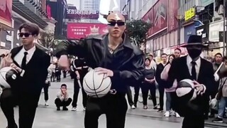 Amazing! The F3 basketball team's fancy basketball dance in "Michael Jackson" is simply amazing! ~