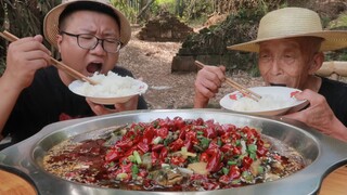 Spicy Yellow Cartfish with Pickled Vegetables: Amazingly Delicious