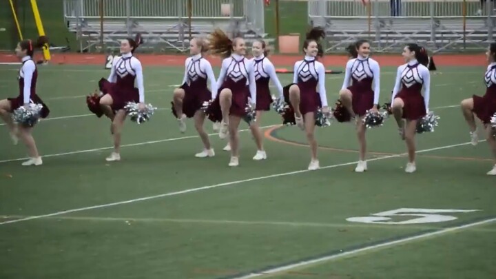 The heroine and the heroine in the American campus youth idol drama! It must be the cheerleader and.