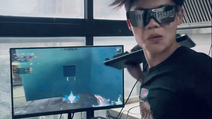 Dalam lima langkah, pisau lebih cepat daripada senjata api.