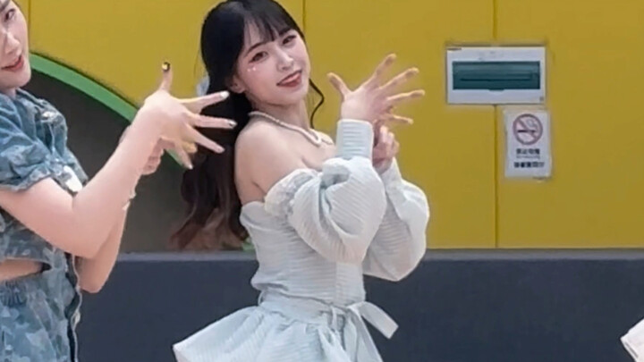 ILLIT-【Magnetik】Minju kue kecil roadshow live shot