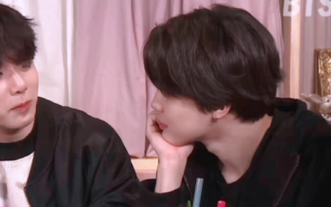 ทุกคน: เห็นมั้ยล่ะ บอกแล้วว่าเขาจีบคนตลอดเลย