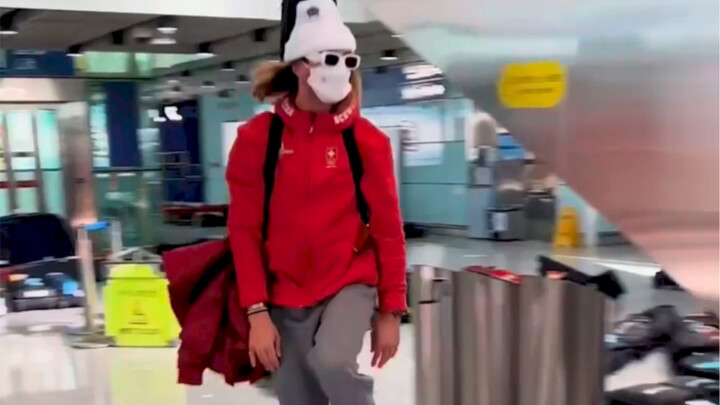 Olimpiade Musim Dingin Beijing: Atlet Swiss Memang Kreatif! Prank Ulang Tahun – Dari Menopang Tangga