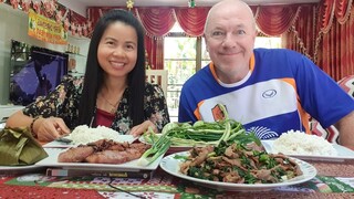 ผัดกระเพราเป็ด ทอดส้มปลาสวายกับข้าวสวยนุ่มๆ Stir Fry Duck with Garlic Chilli Basil