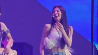 湊崎滑倒尖叫 子瑜還唱到笑場笑死