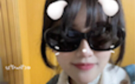 [Đội trưởng Ce Na] Đừng nói là tiếng Anh bồi nữa, đó là giọng Nga Liên Xô đấy.