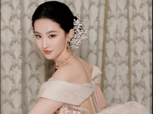 Kiến thức ít người biết: Lưu Diệc Phi chụp ảnh không đẹp, vậy nên có thể hình dung nhan sắc ngoài đờ