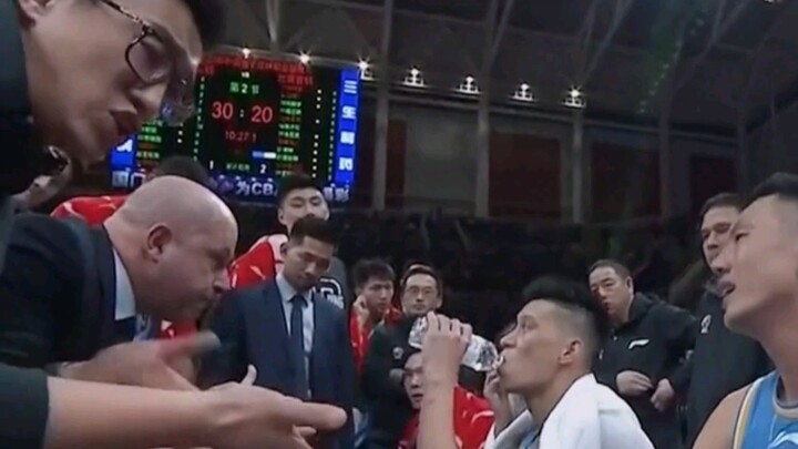 Đỉnh cao trong giới dịch thuật, sau này có thể làm huấn luyện viên trưởng rồi!