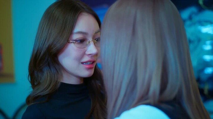 “Anh đối với tôi quá nghiêm khắc, tôi sẽ trừng phạt anh.” — Kẻ thù không đội trời chung