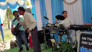 Ông Bác Này Yêu Đời Nên Hát Cho Vui Đời - Drum Ni Ni