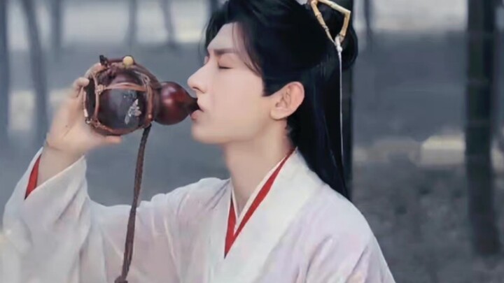 Thật thú vị! ! ! Một bộ phim võ thuật với kiếm thật, súng thật và ngựa thật đã có mặt!