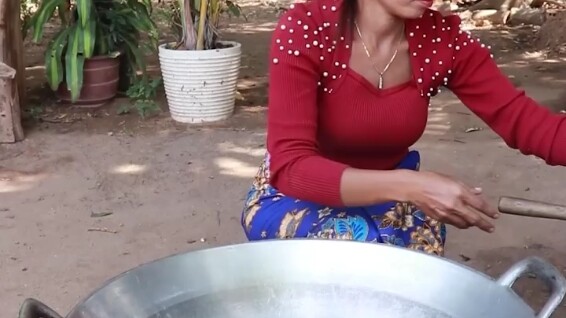 Chia sẻ ẩm thực của các cô gái Thái ở Đông Nam Á: ếch