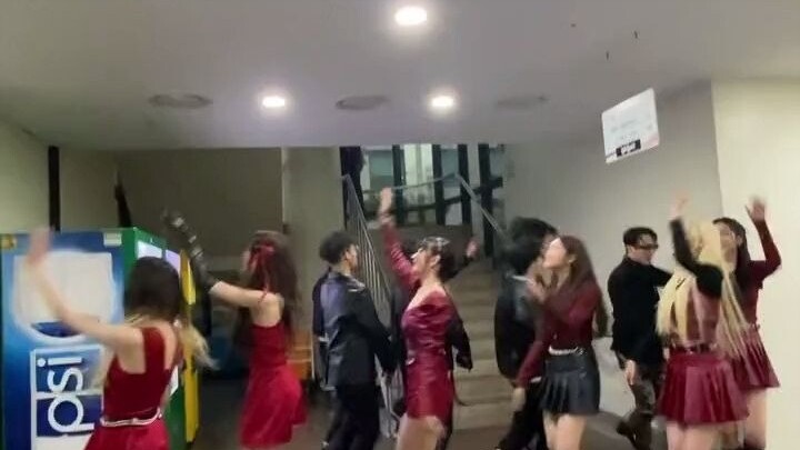 IVE ترقص على أغنية haha الجديدة «GAP»