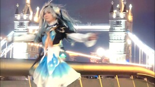 Fireflies spinning for 3 minutes in one continuous shot, capturing the entire "Insomnia" track