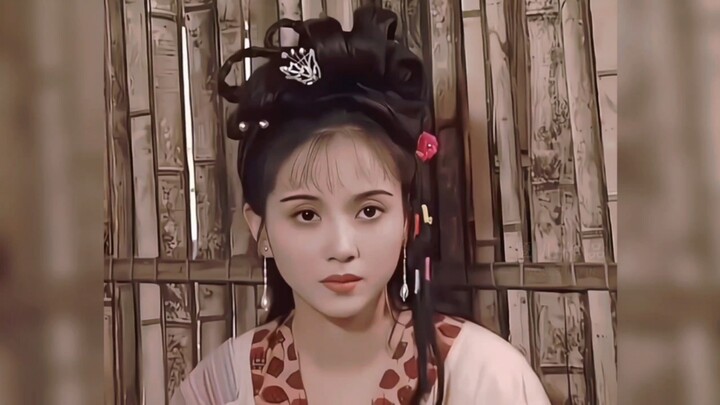 ไม่มีความเย้ายวนแม้สักนิด ไม่มีกลิ่นอายของชีวิตในยุทธจักรแม้สักเสี้ยว—เมี่ยอัน