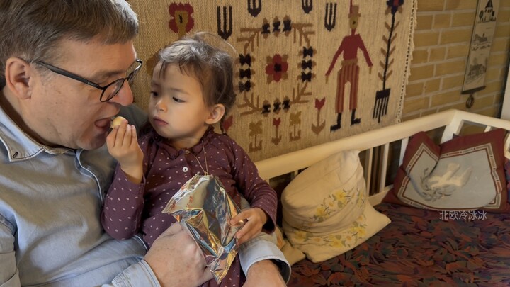 北欧博士爷爷把一生的爱都给混血孙女