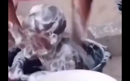 Pada saat ini, Hei Ge teringat masa kecilnya yang buruk