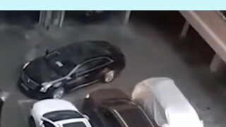 If your car is stuck and you can’t contact the other party, you can try these tips #汽车知识分享