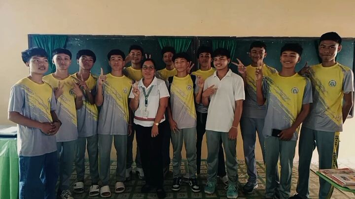 Grade 10 Scup graduating student