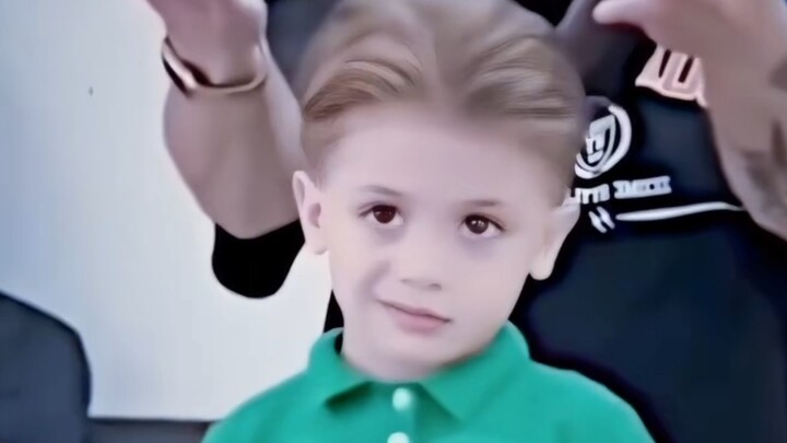 مستخدم الإنترنت: هذه الوجه رائع سواء كان رجلاً أو امرأة...