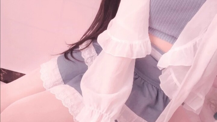 Hmm cute~ Too bad I'm only 6 years old~