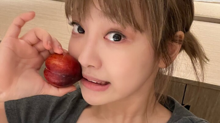 【نينغ ييتشوو】نينغنينغ التي كانت متحمّسة لدرجة أنها أرسلت 33 رسالة فقاعية متتالية في منتصف الليل لأنه