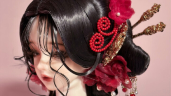 Bottom line: Red and gold just slaps!