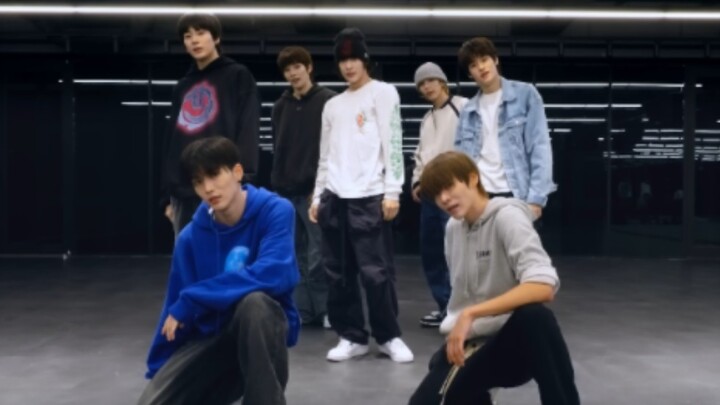 ชุดส่วนตัวหล่อสุดๆ! คลิปซ้อมรูมอย่างเป็นทางการของเพลงเปิดตัวก่อนเดบิวต์ “Memories” ของ RIIZE เผยแพร่