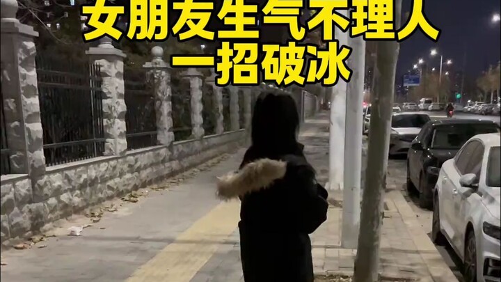 Mẹo hóa giải cơn giận của bạn gái