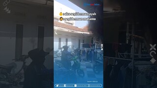 Berasa Jadi Spiderman! Kelakuan Bocil Bikin Panik Tetiba Ada di Genteng Rumah