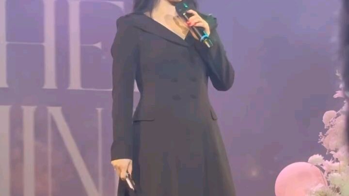 Kim hyun Joo singing and playing harmonica