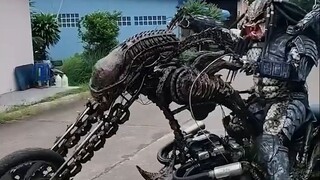 هل أنت تلد كائنًا فضائيًا يا أخي؟