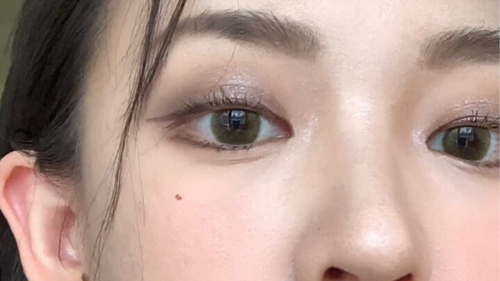 Palet eyeshadow mewah yang sesungguhnya mungkin tidak perlu melakukan pemasaran, bukan?