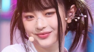 ช็อตตรงมูลค่าล้านเหรียญที่สอง【HANNI】คุกกี้ 220807 Inkigayo【รองเท้าผ้าใบส้นสูง】