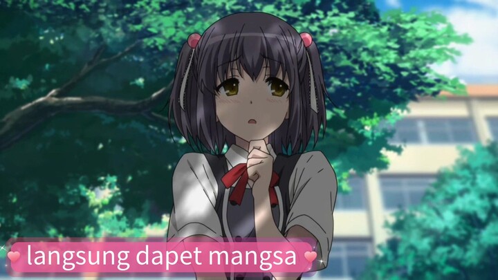 #KompetisiKreasiUnggahan5, Maskot pink yang lagi nyamar ga tahan dikelilingi ABG SMA