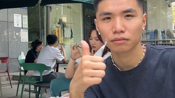 หนุ่มหล่อคนนึงที่ชอบถ่ายรูปนะ 🌹