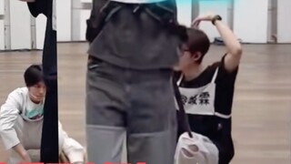 [Wenlin/Wanying] Liu Wen: Don’t you have He Er teaching individually? I do have Hehehe (Mickey laugh