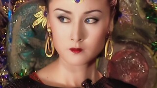 "A real femme fatale. She looks a bit like before in her Qing Dynasty costume!!!"