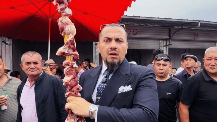 First time in Xinjiang—my four-chambered stomach is already full and I can’t eat another bite!