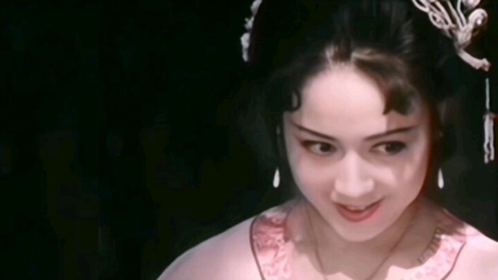 Parasnya, kemampuan aktingnya dan bentuk tubuhnya tidak kalah dengan para wanita cantik pada zamanny