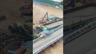 MGA BARGE, BUMANGGA SA CARUNCHO BRIDGE SA BRGY. BAGUMBAYAN, QUEZON CITY