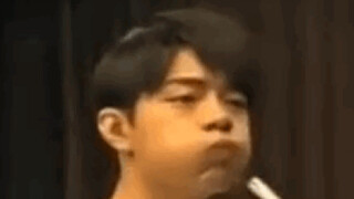 来自两个队长对战战的评价。 哈哈哈哈哈哈我就笑笑 哈哈哈哈