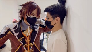 Testing Zhongli’s limit in public with Mora! [Genshin Impact] (Zhongli Cosplay)
