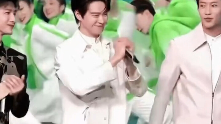 Chinese留学生 perform “Shang Chunshan” in South Korea
