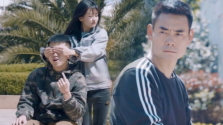 Trần Tường 6:30: Chúng ta đều đang thể hiện tình cảm, sao anh lại nổi bật thế?