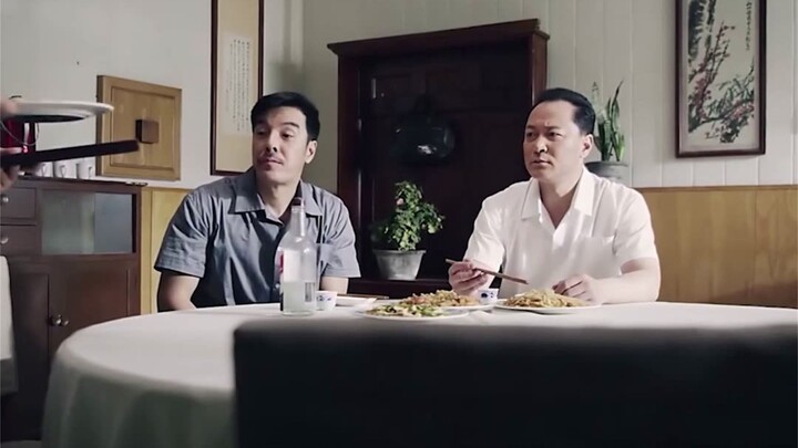 Shazhu’s cooking is so delicious that Director Li is begging him to come back to work.
